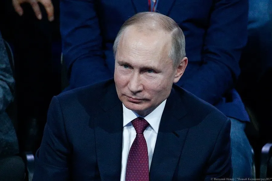 Президент поручил внедрить во всех регионах систему независимой оценки качества услуг социальной сферы через единый портал госуслуг. Отчет о реализации поручения — до 1 февраля 2027 года.