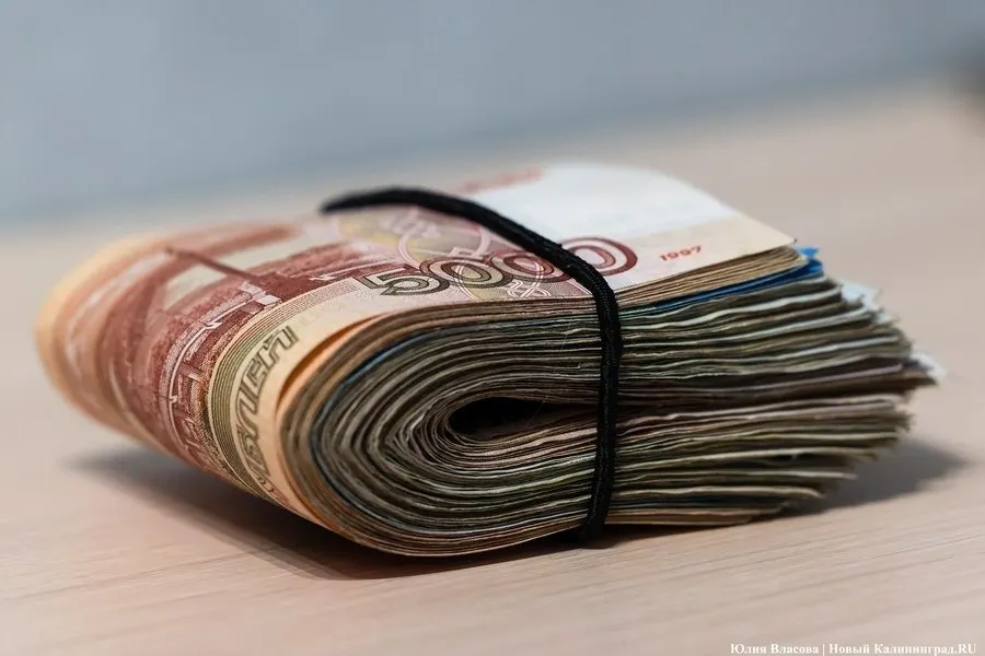 Объем выдачи потребительских кредитов в регионе достиг 212,8 млрд руб, год к году рост 24%; совокупный портфель заемщиков — 263,4 млрд. Рост связывают со снижением ключевой ставки с 21% до 14% годовых.