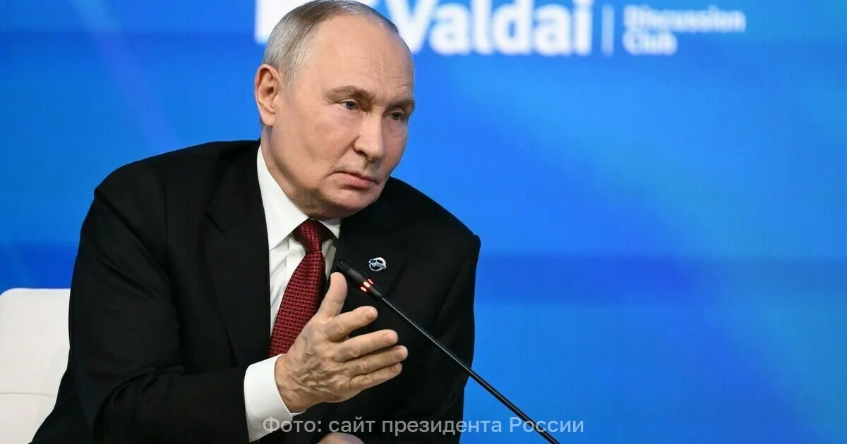 Граждане России выстроились на участки голосования, несмотря на угрозы извне.